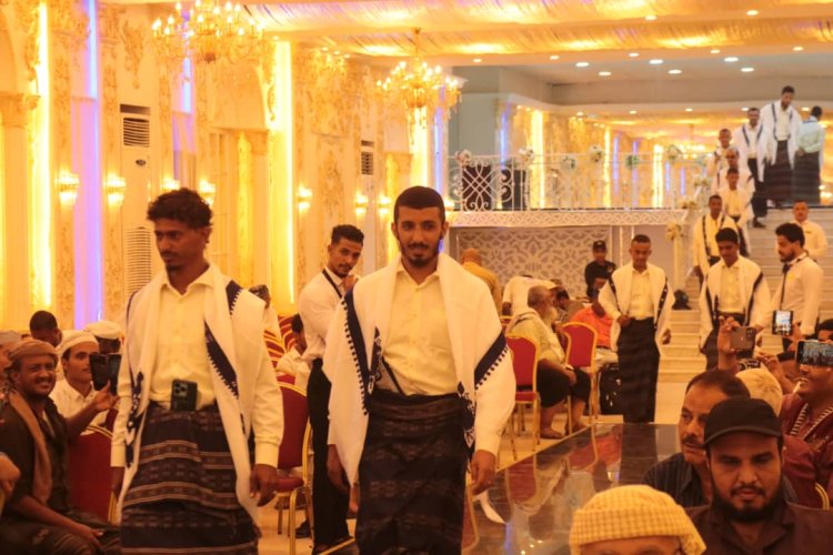 العاصمة عدن تحتفي بالزواج الجماعي السابع لـ 80 عريساً وعروساً
