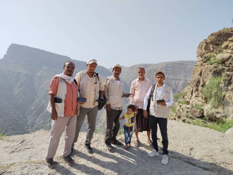 فريق إحصاء لحج يتجاوز التحديات الميدانية في مسح ميزانية الأسرة بردفان