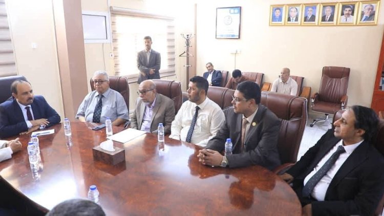 محافظ حضرموت يناقش الأوضاع العامة لجامعة حضرموت والطموحات المستقبلية