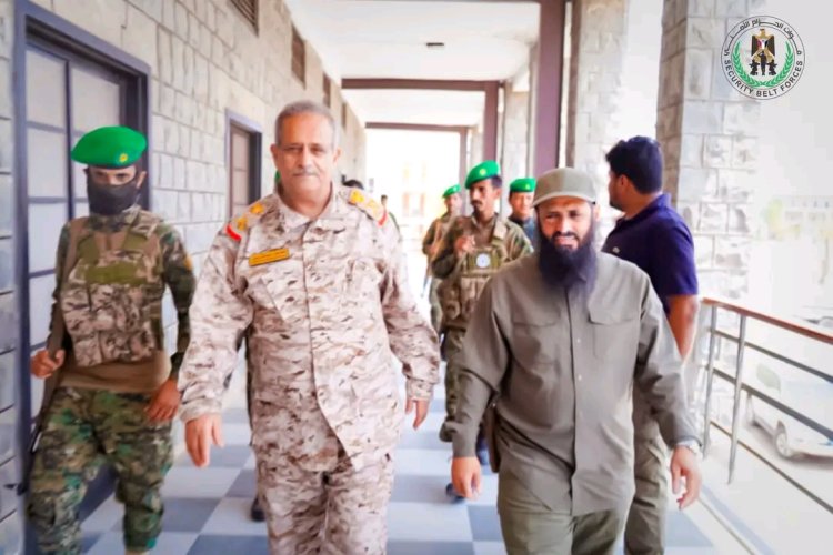 الأكاديمية العسكرية العليا تُكرم العميد الوالي بدرع الدرجة الأولى تقديرًا لجهوده الأمنية المتميزة