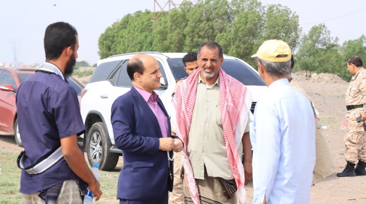 مدير عام دارسعد يتفقد سير العمل في مشروعي إنشاء محطة الضخ وخط الصرف الصحي