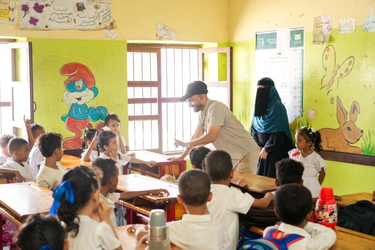 مدير عام صيرة يتفقد سير العملية التعليمية في مدرستي الغرباني والبيحاني