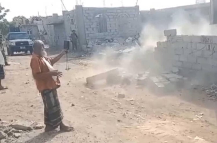 قسم العوائق بمديرية الشيخ عثمان يزيل بناء عشوائي بالممدارة