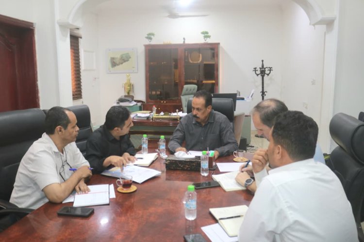 العقربي يبحث مع مدير مشروع شريان تعزيز الشراكة لتمويل مشاريع حيوية في عدن