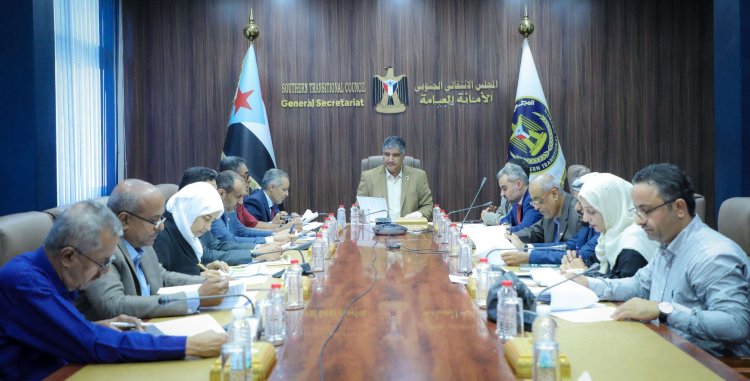 الأمانة العامة تناقش تقرير المشهد السياسي وتدين الحملات التي تستهدف الكوادر الإعلامية الجنوبية