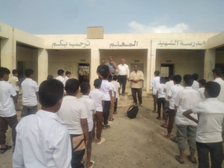 مدير تربية لودر يزور مدرسة الشهيد المعلم ويتفقد سير العملية التعليمية