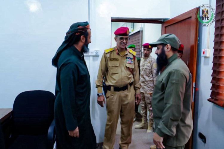 بتوجيهات الرئيس الزبيدي.. تكريم القيادة العامة لقوات الحزام الأمني على مواقفهم الإنسانية والوطنية