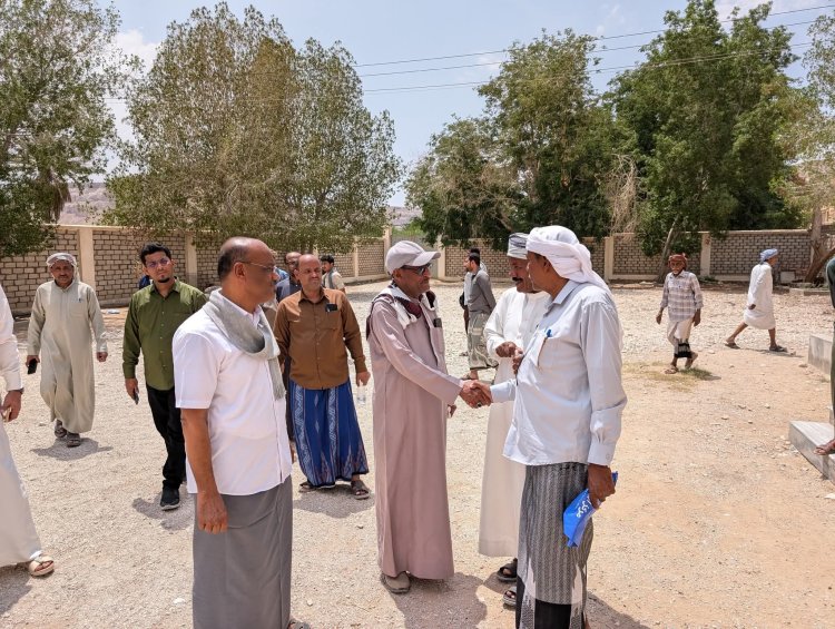 مدير عام تريم يتفقد المدارس والوحدات الصحية شرق المديرية
