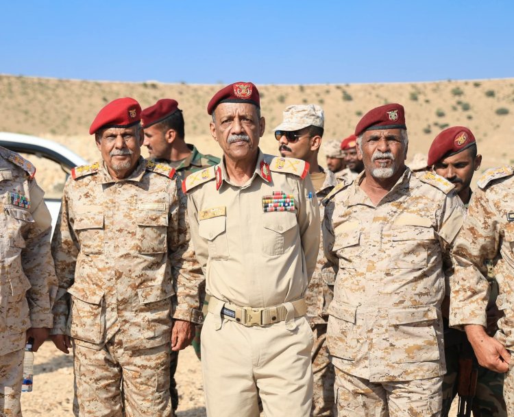 قائد المنطقة العسكرية الثانية يتفقد جاهزية لواء حضرموت بمناطق انتشاره في دوعن