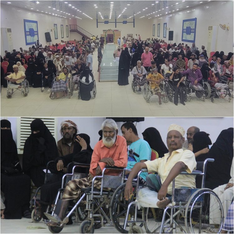 فاعل خير يستهدف (350) معاقاً حركياً في أبين