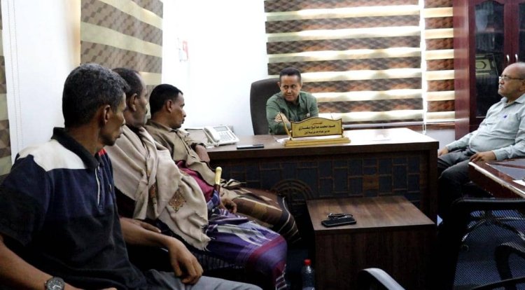 رئيس انتقالي لحج يبحث مع مدير عام تبن أوضاع المديرية خدمياً وتنموياً