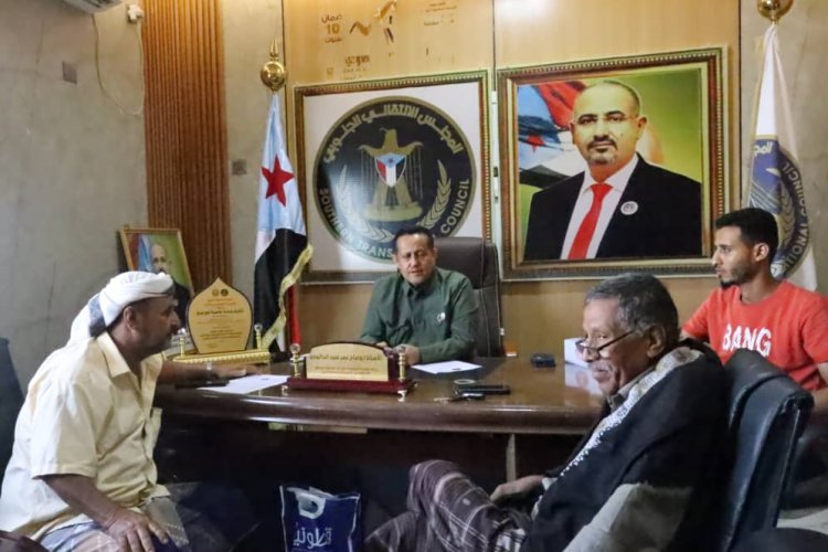 رئيس تنفيذية انتقالي لحج يستعرض جهود تعزيز العمل الإداري والتنظيمي في كرش ويشيد ببطولات القوات المسلحة الجنوبية