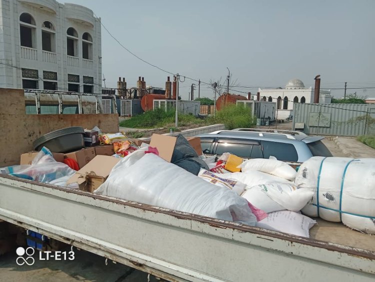 بإشراف مكتب الشؤون الاجتماعية بأبين.. منظمات المجتمع المدني تقدم مساعدات إنسانية لأسر ضحايا السيول بأحور