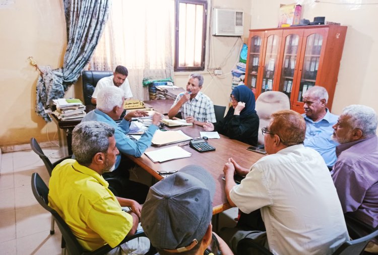 الأمانة العامة تبحث مع عدد من مديري العموم بمحافظة أبين إقامة مشروع محطة طاقة شمسية بقدرة 60 ميجاوات