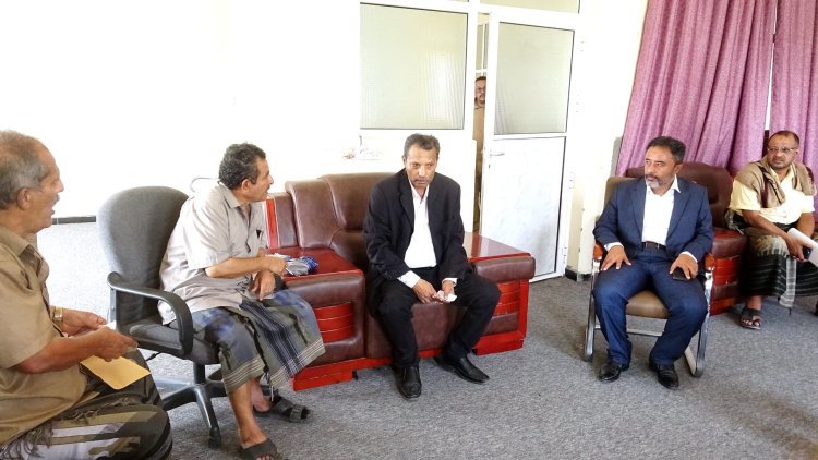 محافظ أبين يناقش مع مدير عام لودر تفعيل نشاط النظافة