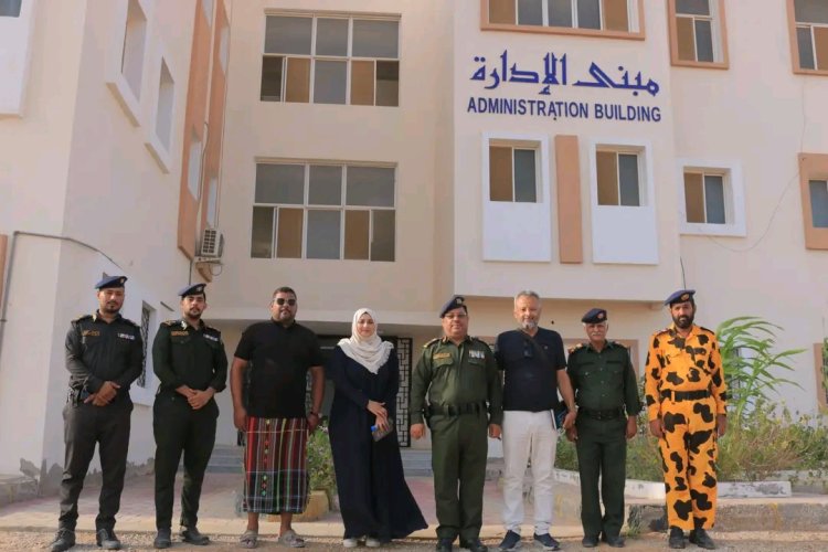 مدير كلية الشرطة حضرموت يبحث مع ممثل مؤسسة فريدريش إيبرت الألمانية سبل التعاون المشترك