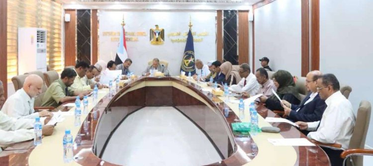 مجلس المستشارين يقف أمام التحضيرات الجارية لإحياء الذكرى الـ 62 لثورة 14 أكتوبر