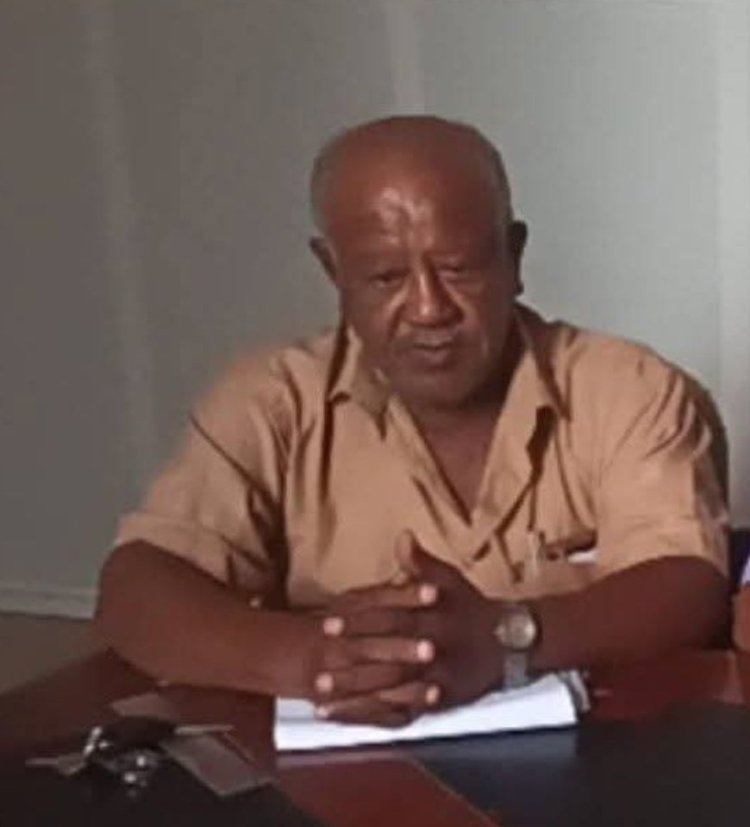 مدير عام مكتب النقل بمحافظة أبين يعزي بوفاة الفقيد محمد فضل باجراد