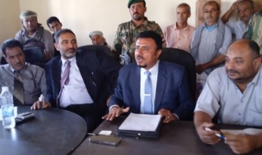 فريق الرقابة والتوجيه الرئاسي يعقد اجتماعا موسعاً مع السلطة المحلية بمديرية الضالع