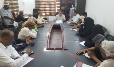 الحالمي وفريق التوجيه والرقابة الرئاسي   يعقدان لقاءاً مشتركاً لقيادتي الانتقالي والسلطة المحلية في مديرية تبن