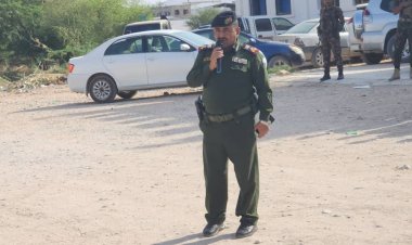 مدير عام شرطة شبوة يشدد على تعزيز الجهود للحفاظ على الأمن والاستقرار خلال الطابور الصباحي