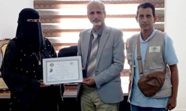 مؤسسة امل تكرم الوكيل الشبحي تقديرا لدعمه الانسان ورعايته للايتام