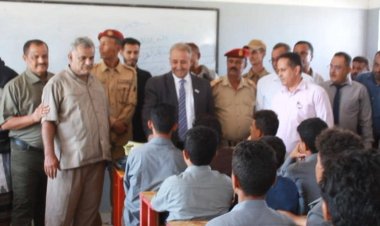 فريق التوجيه والرقابة الرئاسي والحالمي يتفقدان سير العملية التعليمية في ثانوية الفقيد عبد المنتصر ناجي بحبيل جبر