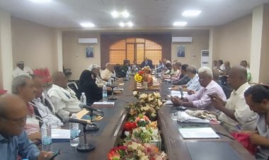 السلطة المحلية بلحج تعقد اجتماعها الدوري برئاسة الأمين العام الصلاحي وتناقش تقارير الأراضي والاستثمار