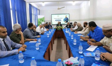 المحافظ بن ماضي يعقد لقاءً بقيادة غرفة تجارة وصناعة حضرموت ورجال المال والأعمال لبحث الدفع بمجالات الاستثمار والصناعة والتجارة