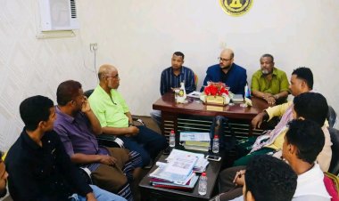 نائب رئيس انتقالي حضرموت يبحث مع رئيس نادي حضرموت للصم سبل دعم الأنشطة الرياضية لهذه الشريحة