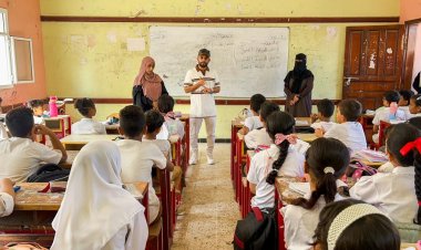 مدير عام صيرة بالعاصمةعدن يتفقد سير العملية التعليمية والمشاريع المنفذة في البيحاني وباكثير