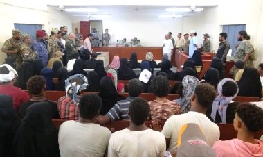 محكمة صيرة الابتدائية تعقد أولى جلسات محاكمة المتهم ريدان فارس عبدالعزيز مقبل في قضية قتل عمد