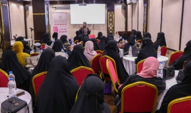 المؤسسة الوطنية لمكافحة السرطان بعدن تنظم جلسة فضفضة شاي ضمن فعاليات أكتوبر الوردي