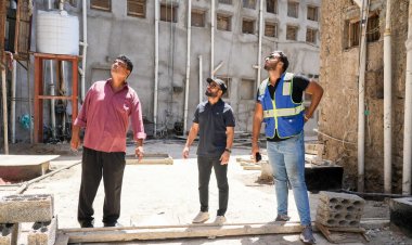 مدير صيرة يتفقد أعمال ترميم خلفيات المنازل الاثرية بحي الميدان