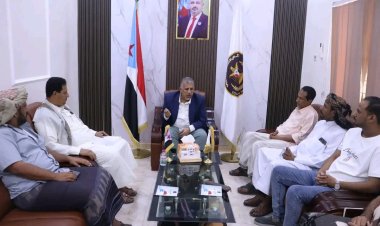 فريق التوجيه والرقابة الرئاسي يلتقي مدير عام هيئة مياه الريف بالمهرة