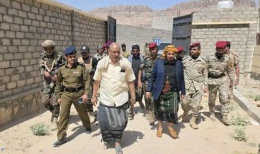 محافظ حضرموت يصل إلى مديرية عمد ويعقد لقاء بقيادة السلطة المحلية بالمديرية