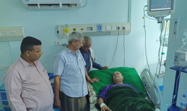 محافظ لحج التركي يزور مدير عام تبن للاطمئنان على صحته بعد نجاح العملية القلبية