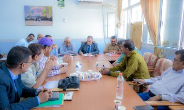 رئيس جامعة عدن يؤكد دعم الكليات العلمية خلال تفقده كلية العلوم بخورمكسر