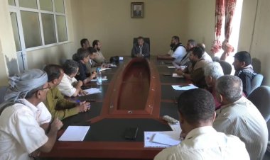 توجيهات محافظ أبين بتعزيز معايير الاستهداف الدقيق للأسر الأشد فقراً ضمن مشروع المساعدات الغذائية