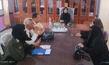 إدارة أمن عدن تطلق حملة توعوية لمكافحة الابتزاز الإلكتروني والمخدرات في مدارس العاصمة