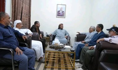 محافظ سقطرى يناقش مع لجنة التعليم العالي افتتاح قسم السياحة وإدارة الفنادق بجامعة الأرخبيل