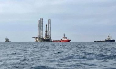 البحرية البريطانية تصدر تحذيرات من تحركات مشبوهة بالبحر