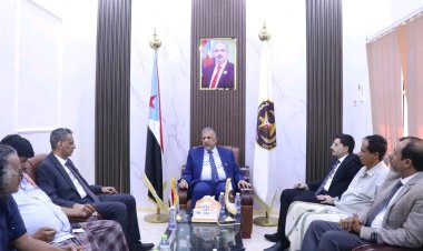 الجعري يناقش مع نائبي وزارتي المياه والبيئة والإدارة المحلية أوضاع الخدمات في محافظة المهرة