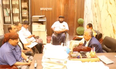 فريق التوجيه والرقابة الرئاسي وقيادة انتقالي المهرة يطلعون على نشاط صندوق النظافة والتحسين بالمحافظة