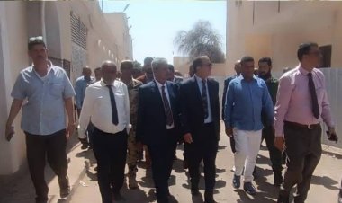 وزير الصحة ومحافظ لحج يزوران مستشفى ابن خلدون ويؤكدان دعم تطوير خدمات الغسيل الكلوي