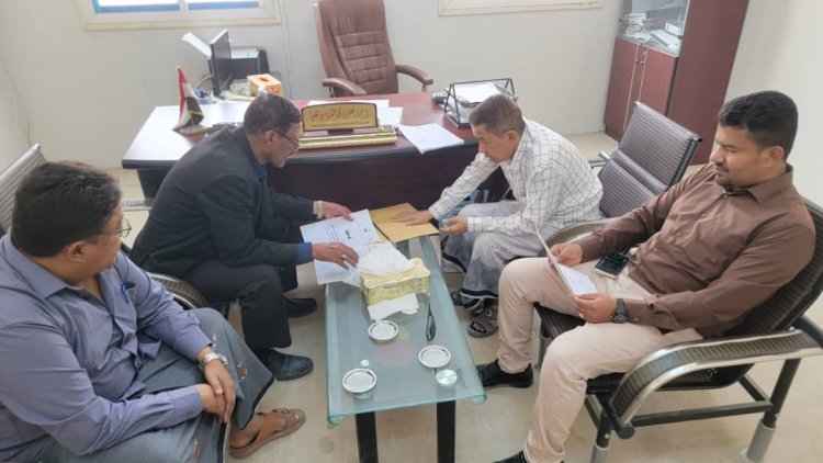 مشاريع الطرق والبنية التحتية بتريم محور لقاء مدير عام المديرية بمدير مكتب الأشغال بالوادي والصحراء