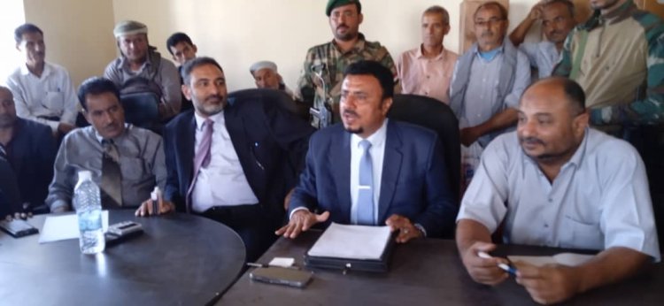 فريق الرقابة والتوجيه الرئاسي يعقد اجتماعا موسعاً مع السلطة المحلية بمديرية الضالع