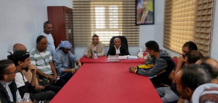 مدير عام مديرية الحصين بمحافظة الضالع يستقبل قدامى التلال بقيادة نجوم الزمن الجميل