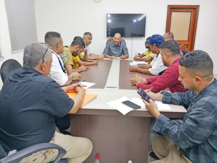 بحث تنسيق مشترك بين مؤسسة المياه ومديرية المعلا لتحسين خدمات المياه في المديرية