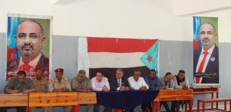 فريق التوجيه والرقابة الرئاسي يعقد لقاءً مشتركًا مع قيادتي الانتقالي والسلطة المحلية في حبيل جبر